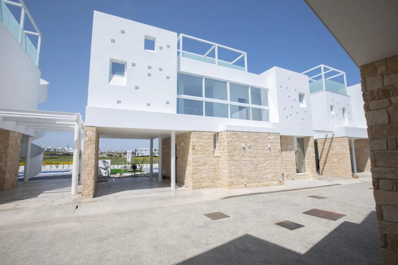 Vie Bleu 3 Bedroom Villas 프로타라스 0*,  키프로스