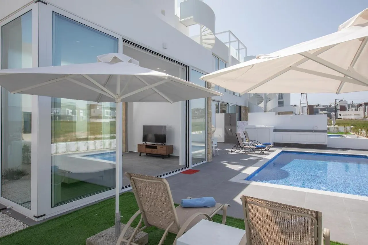 Vie Bleu 3 Bedroom Villas 프로타라스 0*,  키프로스