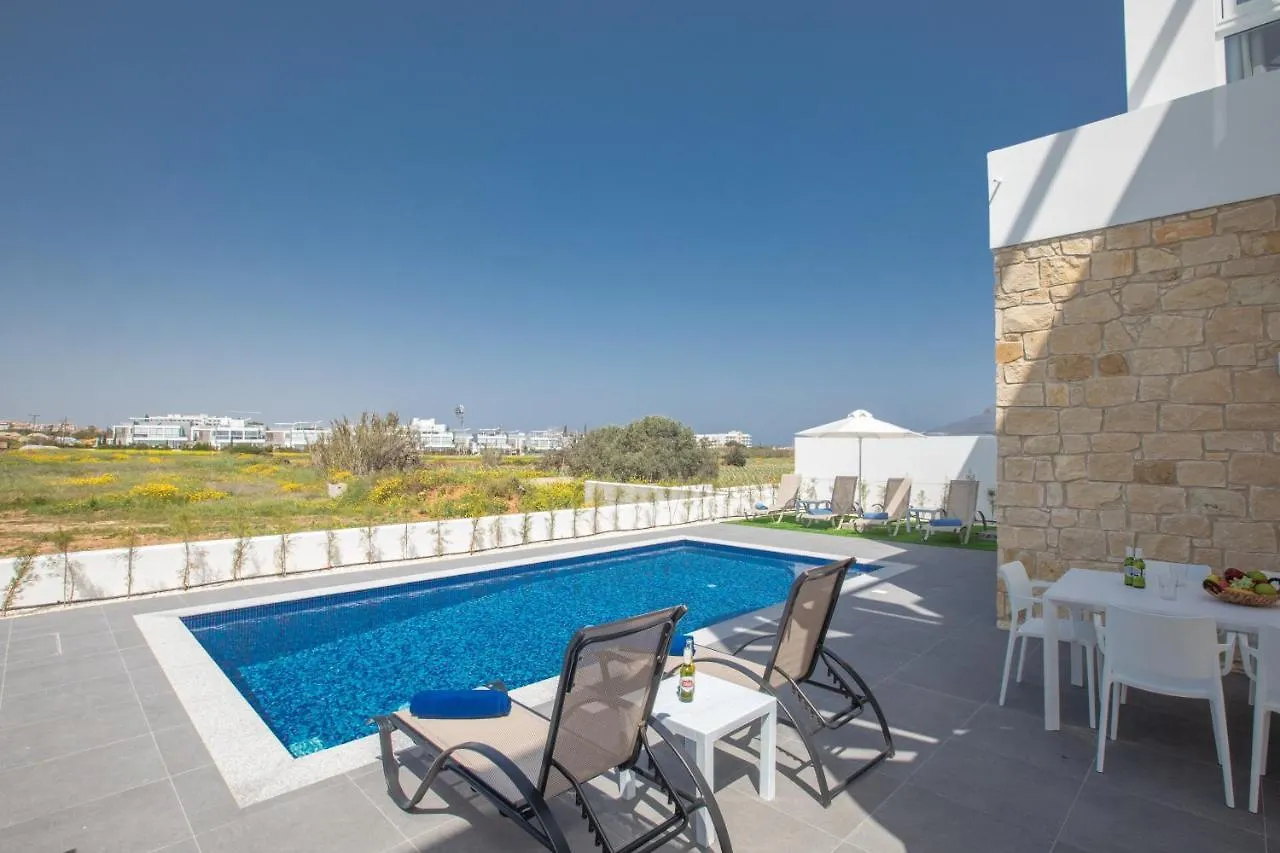 Vie Bleu 3 Bedroom Villas 프로타라스
