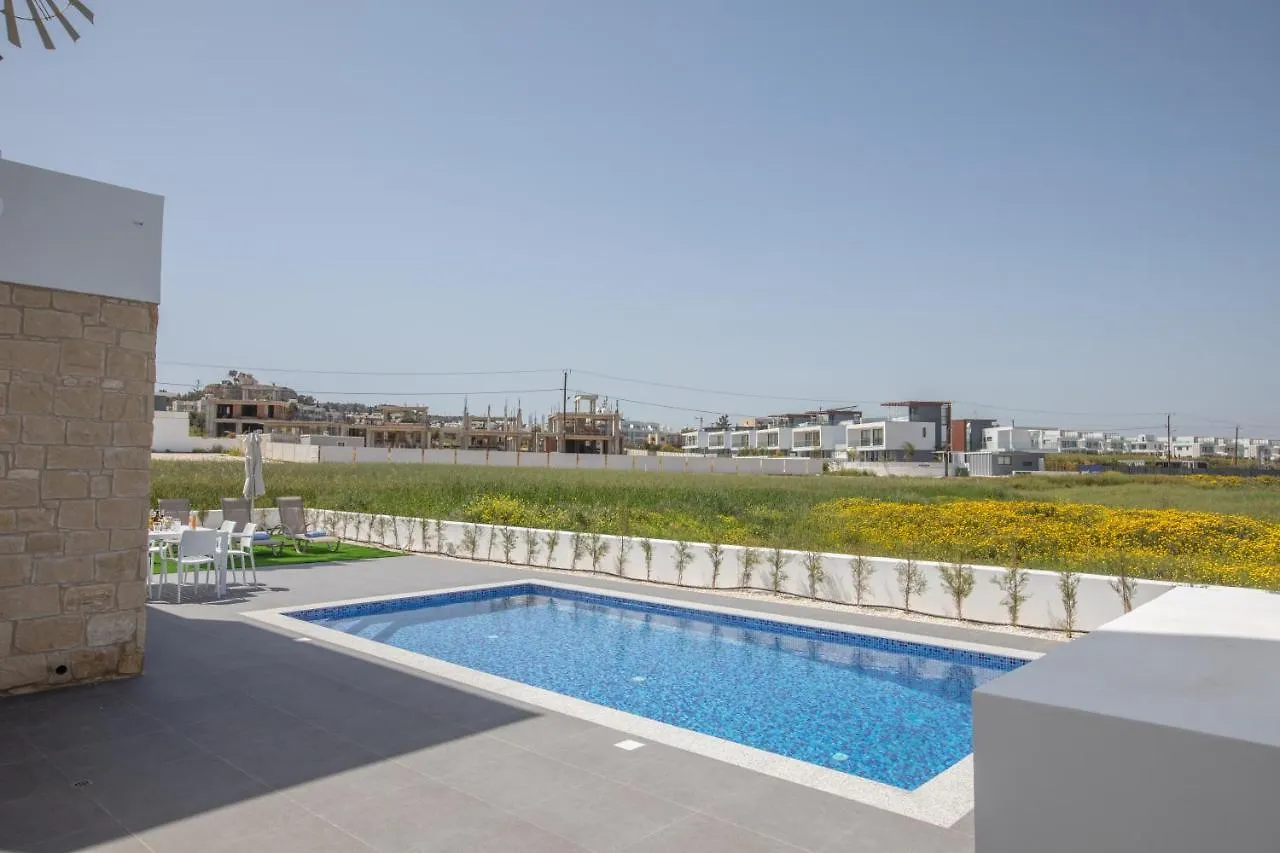 Vie Bleu 3 Bedroom Villas 프로타라스