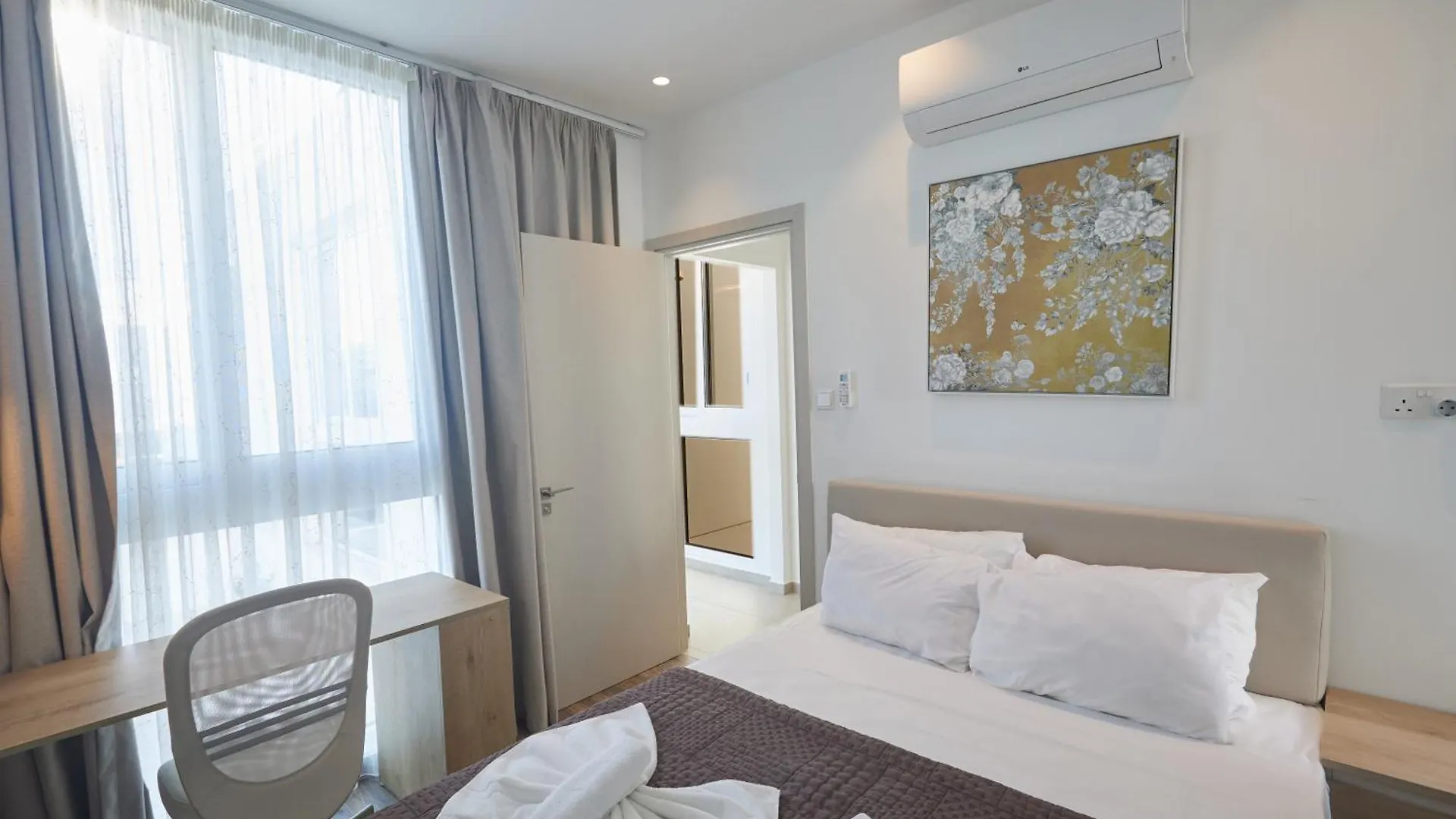 Vie Bleu 3 Bedroom Villas 프로타라스